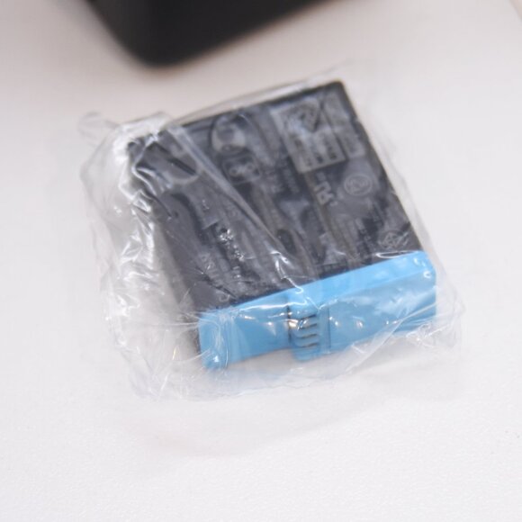 NIB GoPro Dual Battery Charger + 1 Battery Hero 8/7/6 Black - Picture 10 of 11